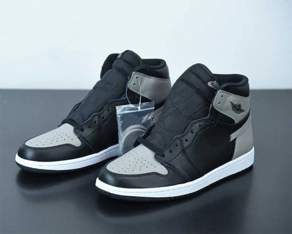 coming with box basketball shoes fashion luxurys designers calf leather shadow grey the jumpman 1 hight go men women
coming with box basketball shoes fashion luxurys designers calf leather shadow grey the jumpman 1 hight go men women