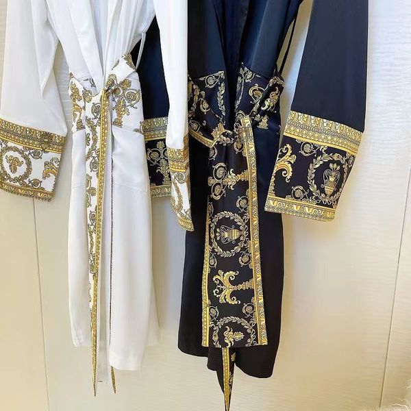23ss velvet bathrobe robe designers bathrobe baroque fashion pajamas mens women letter jacquard logo printing print sleeves shawl collar poc, Black
23ss velvet bathrobe robe designers bathrobe baroque fashion pajamas mens women letter jacquard logo printing print sleeves shawl collar poc, Black