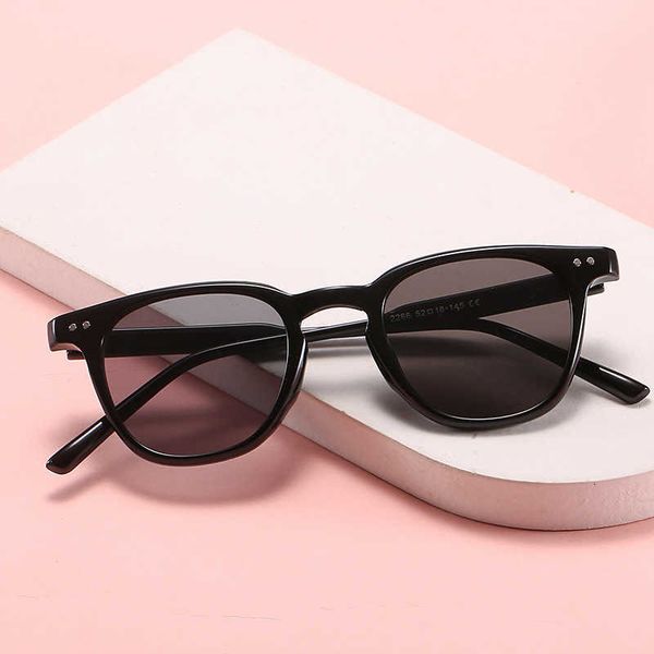sunglasses new small frame han fan women's ins net red fashion street shooting glasses, White;black
sunglasses new small frame han fan women's ins net red fashion street shooting glasses, White;black