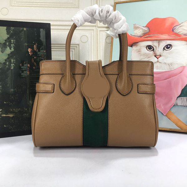 25cm cowhide tote bag women shopping bags lady handbags purse designer luxury totes bags quaility genuine leather flap purse classic letter
25cm cowhide tote bag women shopping bags lady handbags purse designer luxury totes bags quaility genuine leather flap purse classic letter