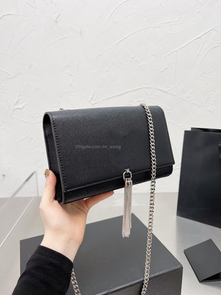 classic fashion women bag luxury designer bag one-shoulder portable messenger purse chain large capacity multi-color matching
classic fashion women bag luxury designer bag one-shoulder portable messenger purse chain large capacity multi-color matching