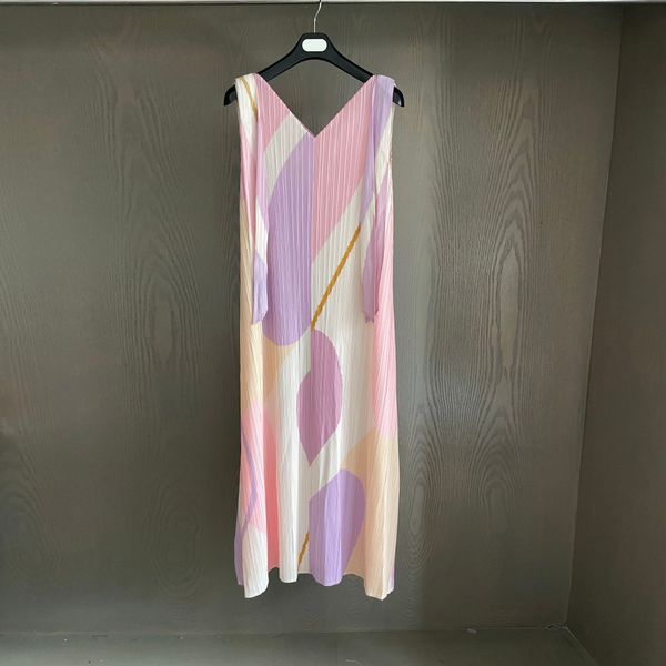 sling dress pink and yellow colorful fresh and soft pleated midi dress, White;black
sling dress pink and yellow colorful fresh and soft pleated midi dress, White;black