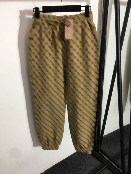 23ss designer brand women pant bb alphabet jacquard drawstring elastic waist retraction foot pants fashion trouser women clothes, Black;white
23ss designer brand women pant bb alphabet jacquard drawstring elastic waist retraction foot pants fashion trouser women clothes, Black;white