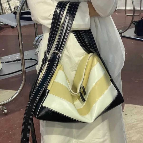 luxury designer bag tote women handbags letter shoulder bags 2022 brands soft pu shopper purses crossbody bags for women clutch 230304
luxury designer bag tote women handbags letter shoulder bags 2022 brands soft pu shopper purses crossbody bags for women clutch 230304