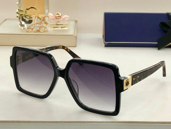 sunglasses for men and women designers summer 0566 funk style anti-ultraviolet retro eyewear full frame random box, White;black
sunglasses for men and women designers summer 0566 funk style anti-ultraviolet retro eyewear full frame random box, White;black