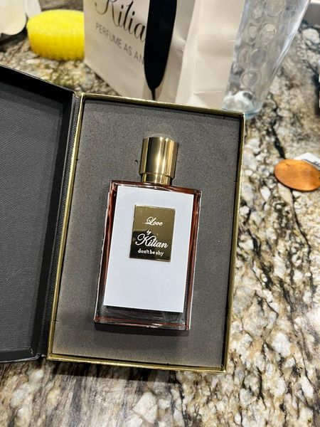 kilian perfume 50ml love don't be shy good girl gone bad women men spray parfum long lasting time smell high fragrance fast delivery wh
kilian perfume 50ml love don't be shy good girl gone bad women men spray parfum long lasting time smell high fragrance fast delivery wh