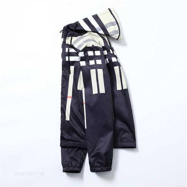 23ss package logistics men spring and autumn popular jacket thin coat sports trench coat explosive blue pair of clothes, Black;brown 
23ss package logistics men spring and autumn popular jacket thin coat sports trench coat explosive blue pair of clothes, Black;brown