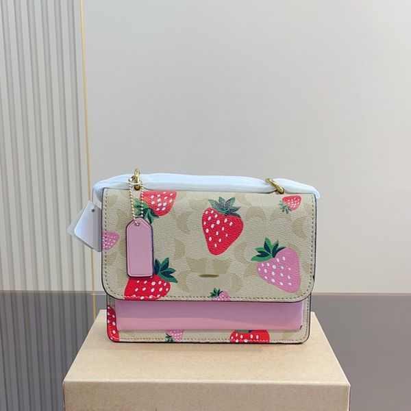 crossbody bag designer bag luxurys handbags women chain bags fashion trend strawberry pattern purse handbag
crossbody bag designer bag luxurys handbags women chain bags fashion trend strawberry pattern purse handbag