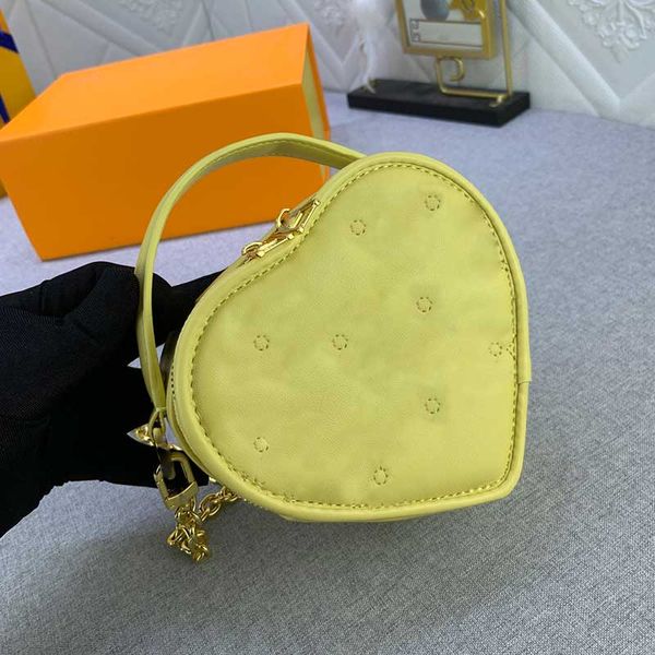 2023 designer shoulder bag pop my heart bag fashion valentine's day love heart handbag parisian style luxury crossbody bags m81893 m820
2023 designer shoulder bag pop my heart bag fashion valentine's day love heart handbag parisian style luxury crossbody bags m81893 m820