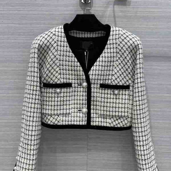women's jackets designer milan runway 2022 new autumn winter v neck long sleeve beads brand same style coats outerwear 7k7v, Black;brown
women's jackets designer milan runway 2022 new autumn winter v neck long sleeve beads brand same style coats outerwear 7k7v, Black;brown