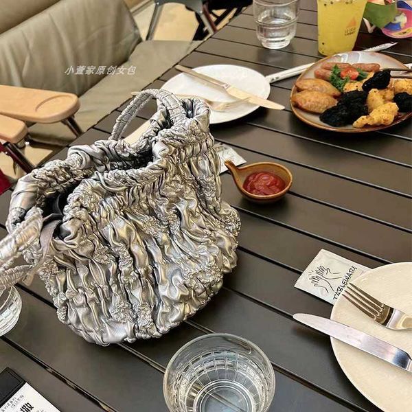 new pleated soft leather women totes handle handbags silver phone purses fashion hobo crossbody bags solid color 230304 230220
new pleated soft leather women totes handle handbags silver phone purses fashion hobo crossbody bags solid color 230304 230220