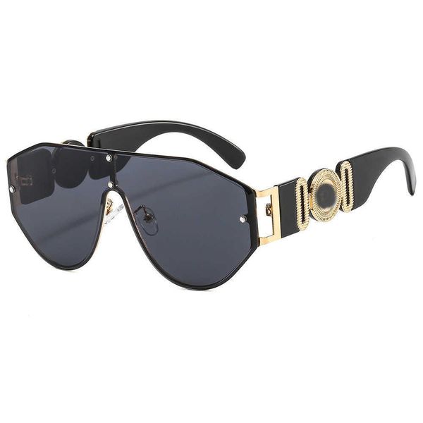 designer vercace sunglasses 2023 fashionable new one piece large frame metal versage sunglasses for men and women black, White;black
designer vercace sunglasses 2023 fashionable new one piece large frame metal versage sunglasses for men and women black, White;black