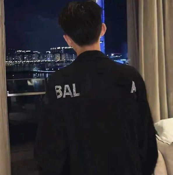 designer balencigas women solid color denim coat autumn dithering fast hand same style embroidered paris letters men show thin couple jacket, Black;brown
designer balencigas women solid color denim coat autumn dithering fast hand same style embroidered paris letters men show thin couple jacket, Black;brown