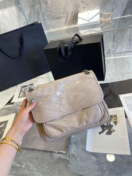 2023 new postman bag women luxury designer bag handheld one-shoulder messenger bag large capacity fashion trend versatile
2023 new postman bag women luxury designer bag handheld one-shoulder messenger bag large capacity fashion trend versatile