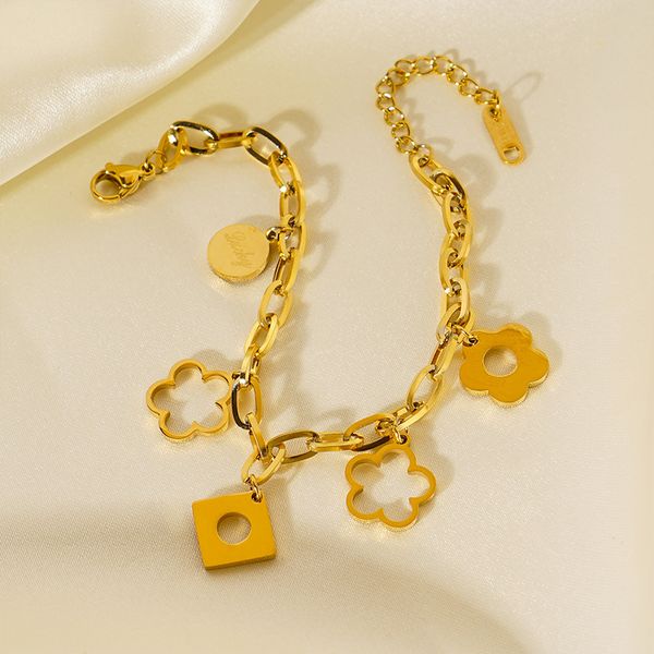 High-end designer titanium steel bracelet women's five-petal flower fashion bracelet versatile simple accessories
High-end designer titanium steel bracelet women's five-petal flower fashion bracelet versatile simple accessories