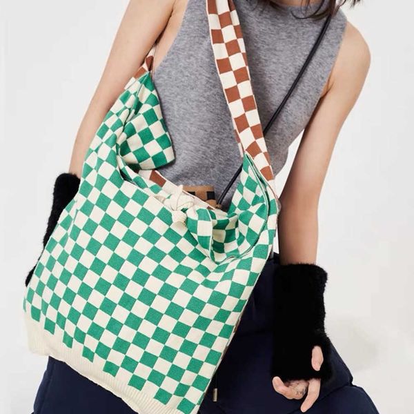 handmade lady retro chic crochet handbag 2022 fashion woolen woven knitted bag braid hollow handle big tote bag shopper sac 230304
handmade lady retro chic crochet handbag 2022 fashion woolen woven knitted bag braid hollow handle big tote bag shopper sac 230304