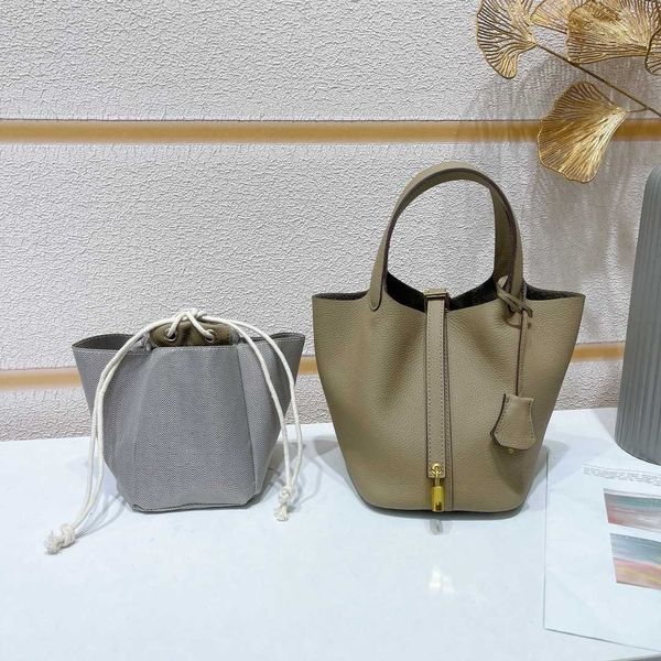 fashion designer tote bag luxurys bucket handbag gold palladium hardware lady genuine leather open simple bag women calfskin picotin with 87
fashion designer tote bag luxurys bucket handbag gold palladium hardware lady genuine leather open simple bag women calfskin picotin with 87