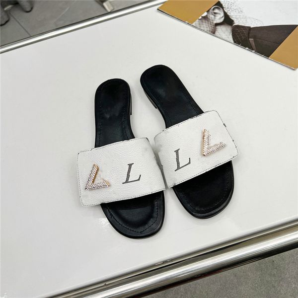 fashion slippers 2023 louiseity luxury design summer men and women flat shoes thick sole leather rubber letter logo casual cartoon slippers, Black
fashion slippers 2023 louiseity luxury design summer men and women flat shoes thick sole leather rubber letter logo casual cartoon slippers, Black