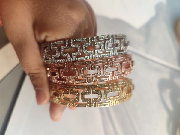 tennis point bracelet gold diamond cuff bangle luxury designer jewelry hollow out femme silver set simple love for women men couple bracelet, Black
tennis point bracelet gold diamond cuff bangle luxury designer jewelry hollow out femme silver set simple love for women men couple bracelet, Black
