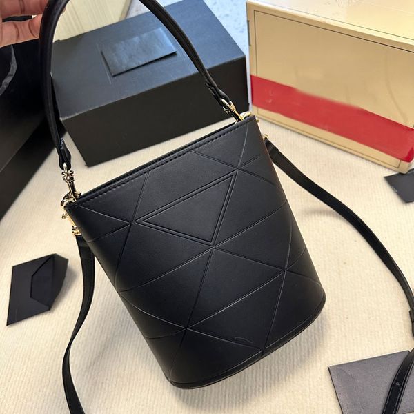 women designer tote bag casual crossbody shopping bags classic letter print bucket shoulder bag fashion handbags large totes with box
women designer tote bag casual crossbody shopping bags classic letter print bucket shoulder bag fashion handbags large totes with box
