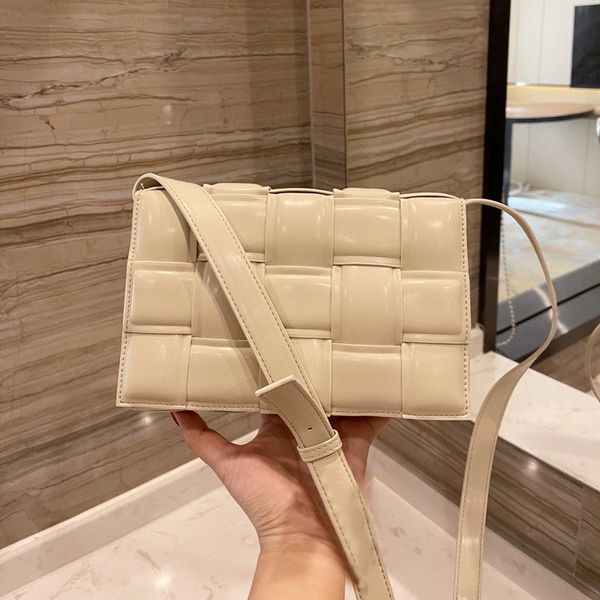 2023 shoulder bags for women cross body bag new checkboard designer handbags fashion underarm purses luxury totes classic style
2023 shoulder bags for women cross body bag new checkboard designer handbags fashion underarm purses luxury totes classic style