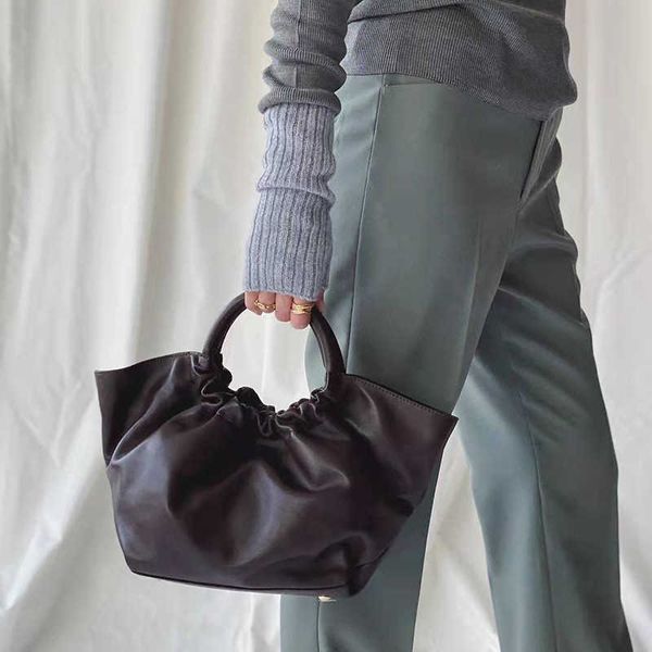 tote bag designer handbags small cloud pleated bag women s 2023 new leather large capacity shoulder portable crossbody bags purse 230304
tote bag designer handbags small cloud pleated bag women s 2023 new leather large capacity shoulder portable crossbody bags purse 230304