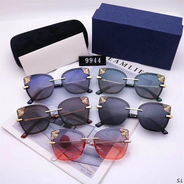 luxury sunglasses for women designer popular fashion big summer style with the bees uv protection lens come with case3039, White;black
luxury sunglasses for women designer popular fashion big summer style with the bees uv protection lens come with case3039, White;black