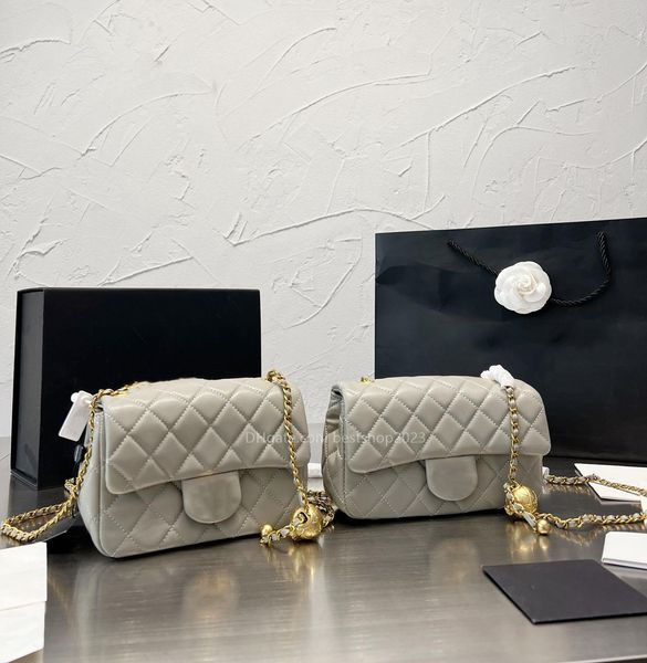 classic c 2023 summer women's shoulder bag luxury designer handbag chain golden ball crossbody bag wallet fashion fashion style matchin
classic c 2023 summer women's shoulder bag luxury designer handbag chain golden ball crossbody bag wallet fashion fashion style matchin