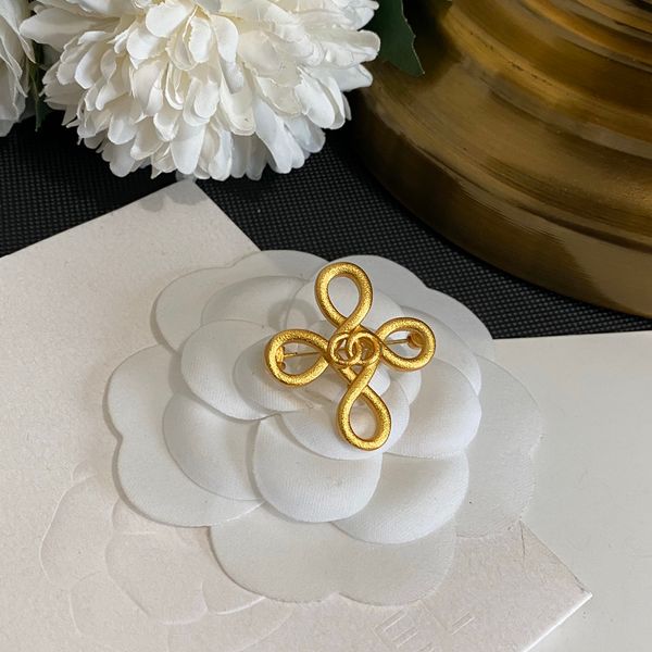 2023 c18k gold plated lotus brooch with rhinestone embellishment fashion noble broche luxury brooch designer jewelry high quality, Gray
2023 c18k gold plated lotus brooch with rhinestone embellishment fashion noble broche luxury brooch designer jewelry high quality, Gray