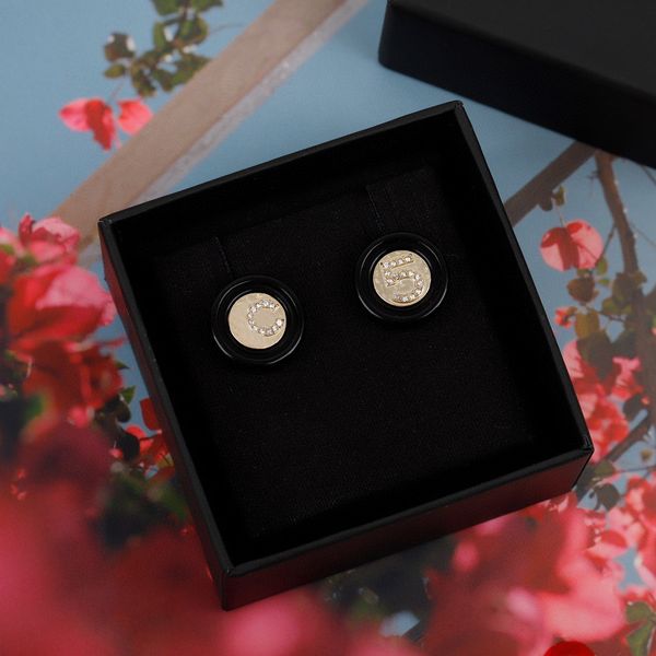 2023 luxury quality charm samll round shape stud earring with diamond and black color have box stamp ps3853, Golden
2023 luxury quality charm samll round shape stud earring with diamond and black color have box stamp ps3853, Golden
