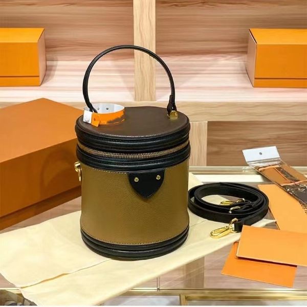 leather cannes wash evening shoulder bag women's men tote hobo crossbody handbags cosmetic bags luxury designer mylon wallet camera cas
leather cannes wash evening shoulder bag women's men tote hobo crossbody handbags cosmetic bags luxury designer mylon wallet camera cas
