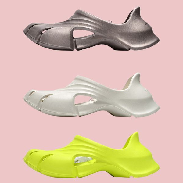 2023 designer luxury slippers men women flat slides mens womans shoes metallic brown volt black white sandals outdoor beach slipper summer s
2023 designer luxury slippers men women flat slides mens womans shoes metallic brown volt black white sandals outdoor beach slipper summer s