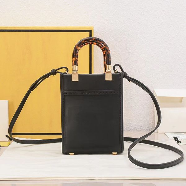 shoulder bag, leather phone bag, super sophisticated mini, cute clutch, detachable shoulder strap fashion bag
shoulder bag, leather phone bag, super sophisticated mini, cute clutch, detachable shoulder strap fashion bag