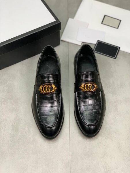 new g loafers mens dress shoes pointed toe black white brown crocodile pattern leather loafer tiger head buckle men designer luxury business
new g loafers mens dress shoes pointed toe black white brown crocodile pattern leather loafer tiger head buckle men designer luxury business