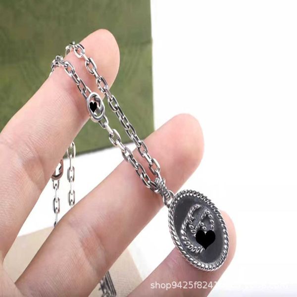 factory direct sales 2023 new luxury fashion jewelry for silver twist disc double clasp necklace for lovers
factory direct sales 2023 new luxury fashion jewelry for silver twist disc double clasp necklace for lovers