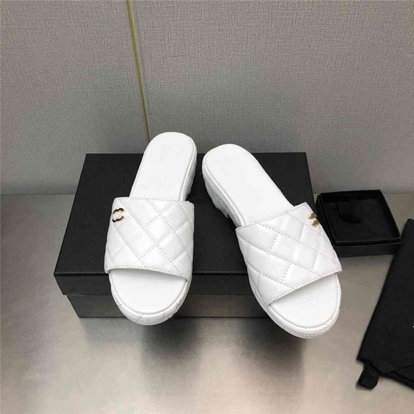 fashion sandals luxury design 2023 channel women high heel leather letter logo wedding party casual slippers 06-017, Black
fashion sandals luxury design 2023 channel women high heel leather letter logo wedding party casual slippers 06-017, Black