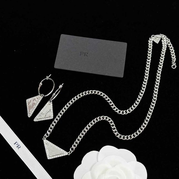 designer luxury jewelry inverted simple collarbone chain letters earrings inlaid with diamond mesh red same style female, Silver
designer luxury jewelry inverted simple collarbone chain letters earrings inlaid with diamond mesh red same style female, Silver