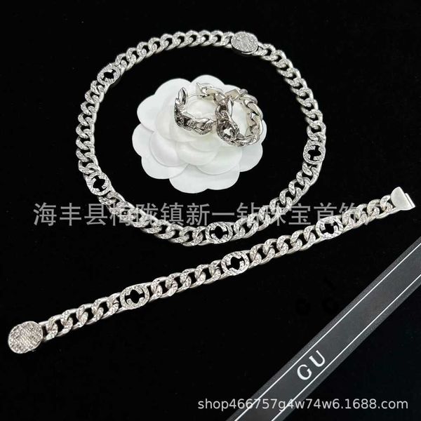 luxury jewelry earrings version chain hollowed-out family advanced interlocking bracelet silver
luxury jewelry earrings version chain hollowed-out family advanced interlocking bracelet silver