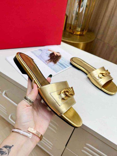 2023 solid color slippers luxury designer slipper women summer sandals beach slipper women flip-flops h1013, Black
2023 solid color slippers luxury designer slipper women summer sandals beach slipper women flip-flops h1013, Black