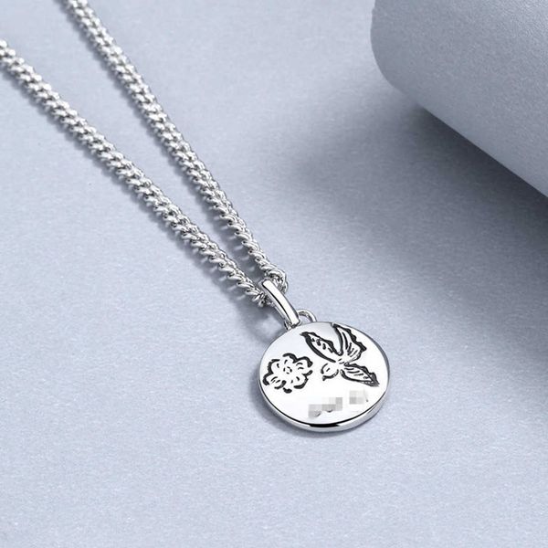 flower bird love fearless necklace double-sided pattern male and female lovers round luxury ornament, Black
flower bird love fearless necklace double-sided pattern male and female lovers round luxury ornament, Black