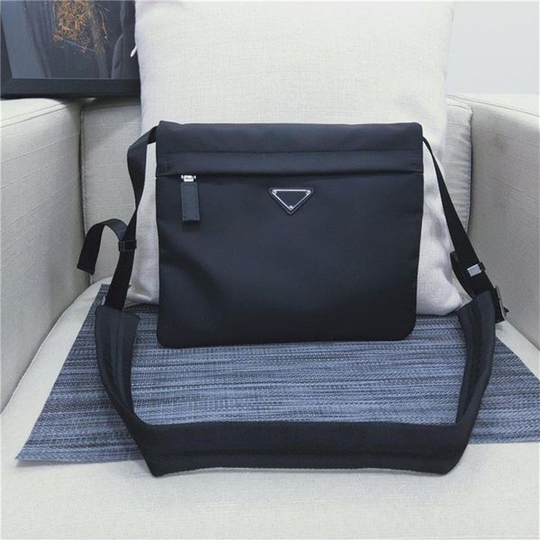058 fashion one-shoulder bag men's leisurebag unique triangular logo multiple pockets two zipper bags and buttonbags333c
058 fashion one-shoulder bag men's leisurebag unique triangular logo multiple pockets two zipper bags and buttonbags333c