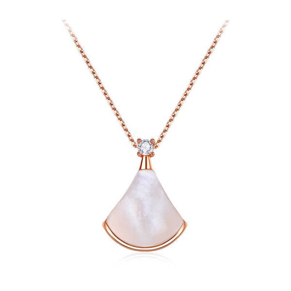 s925 silver skirt fan necklace female summer white fritillaria rose gold 2021 new luxury niche clavicle chain
s925 silver skirt fan necklace female summer white fritillaria rose gold 2021 new luxury niche clavicle chain