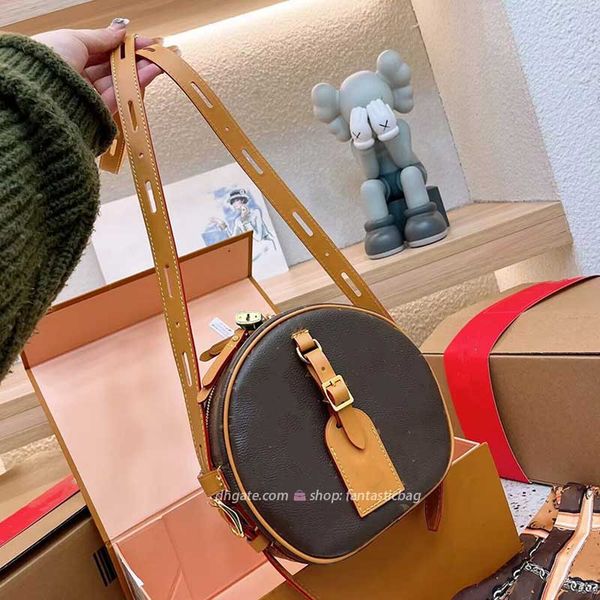 loveyou bag circular totes shopping satchel envelope square flap shoulder bags hobo underarm bag handbag clutch women cross body fashion des
loveyou bag circular totes shopping satchel envelope square flap shoulder bags hobo underarm bag handbag clutch women cross body fashion des
