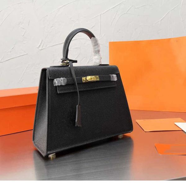 evening bags fashion designer women's cowhide leather tote bag glamour high shoulder handbags new
evening bags fashion designer women's cowhide leather tote bag glamour high shoulder handbags new
