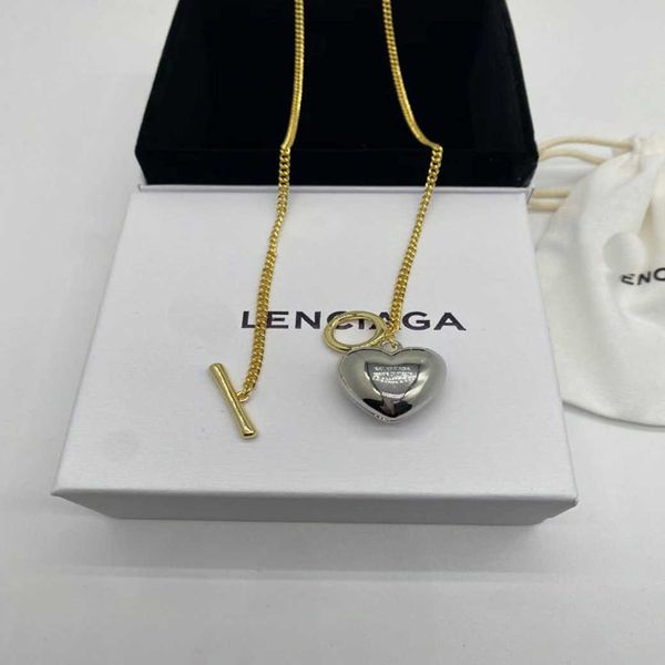 factory wholesale 2023 new luxury fashion jewelry for family heart twist brass necklace design versatile sweater chain, Silver
factory wholesale 2023 new luxury fashion jewelry for family heart twist brass necklace design versatile sweater chain, Silver