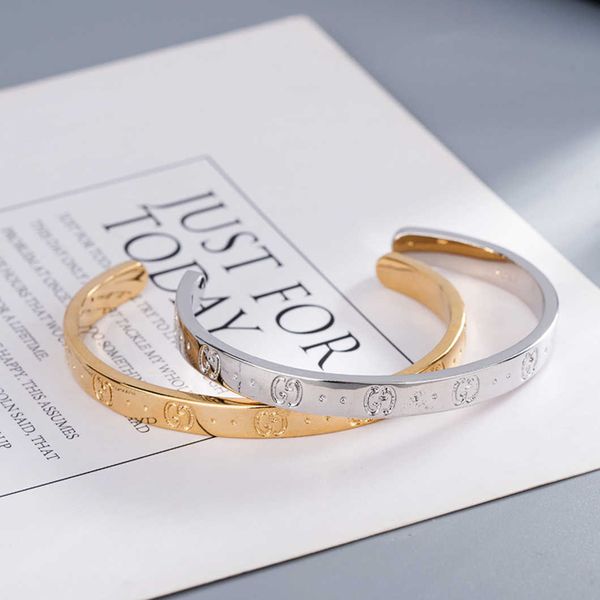 factory direct sales 2023 new luxury fashion jewelry for same double electroplating 18k platinum bracelet has straight trend, White
factory direct sales 2023 new luxury fashion jewelry for same double electroplating 18k platinum bracelet has straight trend, White