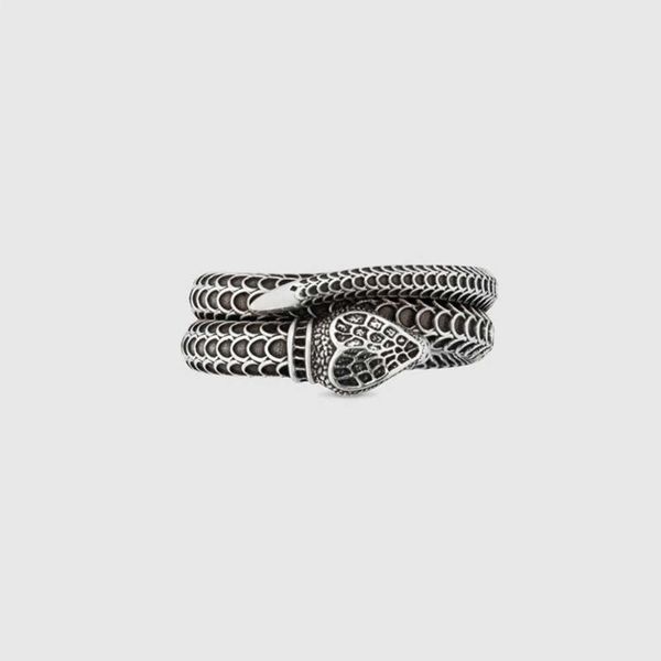 20 off 2023 new luxury fashion jewelry for snake sterling silver high version mens and womens small valentines day gift couple ring
20 off 2023 new luxury fashion jewelry for snake sterling silver high version mens and womens small valentines day gift couple ring