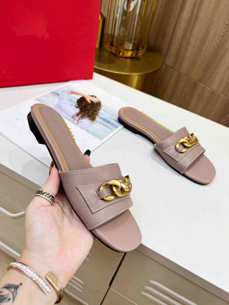 2023 solid color slippers luxury designer slipper women summer sandals beach slipper women flip-flops h1014, Black
2023 solid color slippers luxury designer slipper women summer sandals beach slipper women flip-flops h1014, Black