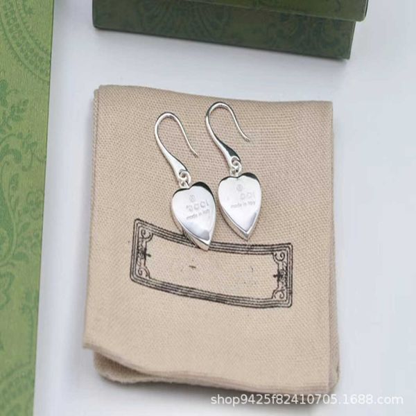 factory direct sales 2023 new luxury fashion jewelry for new silver body heart-shaped earrings female small fresh and cool wind, Golden
factory direct sales 2023 new luxury fashion jewelry for new silver body heart-shaped earrings female small fresh and cool wind, Golden
