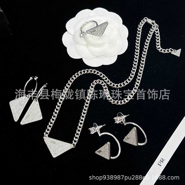 factory direct sales 2023 new luxury fashion jewelry for full diamond inverted silver collar chain earrings ring net red same style female
factory direct sales 2023 new luxury fashion jewelry for full diamond inverted silver collar chain earrings ring net red same style female